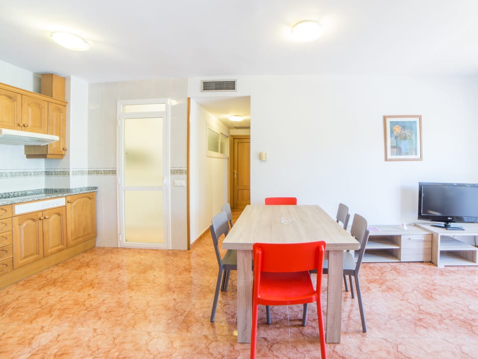 Zimmer Apartments Palas Pineda