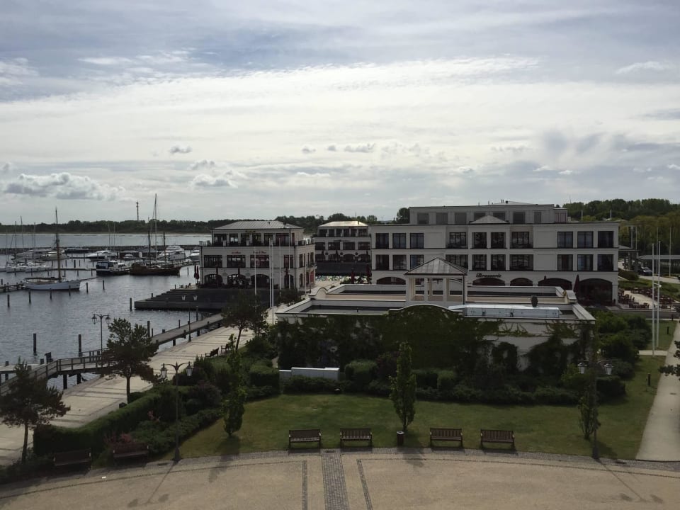 Teile der Hotelanlage Hotel Yachthafenresidenz Hohe Düne