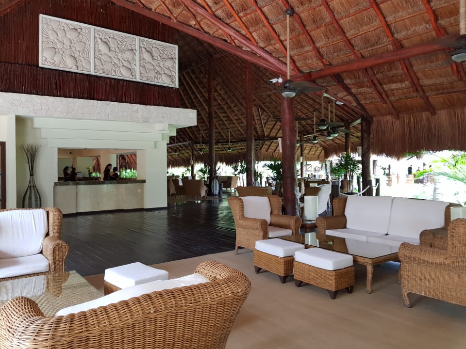 Lobby Akumal Bay Beach & Wellness Resort