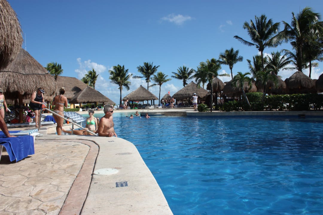 Pool Iberostar Waves Tucan