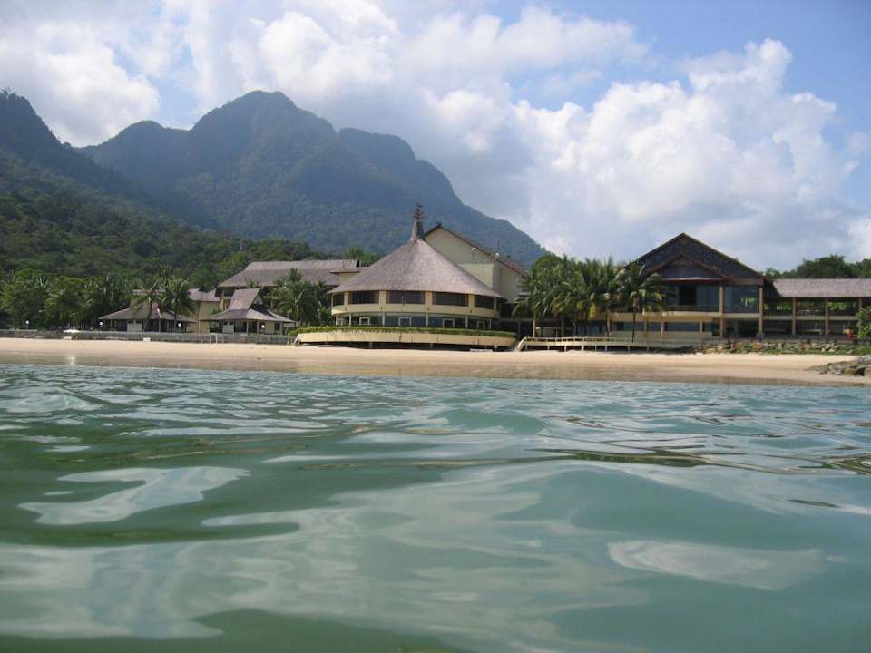 Vom Meer auf das Hotel Hotel Damai Puri Resort & Spa