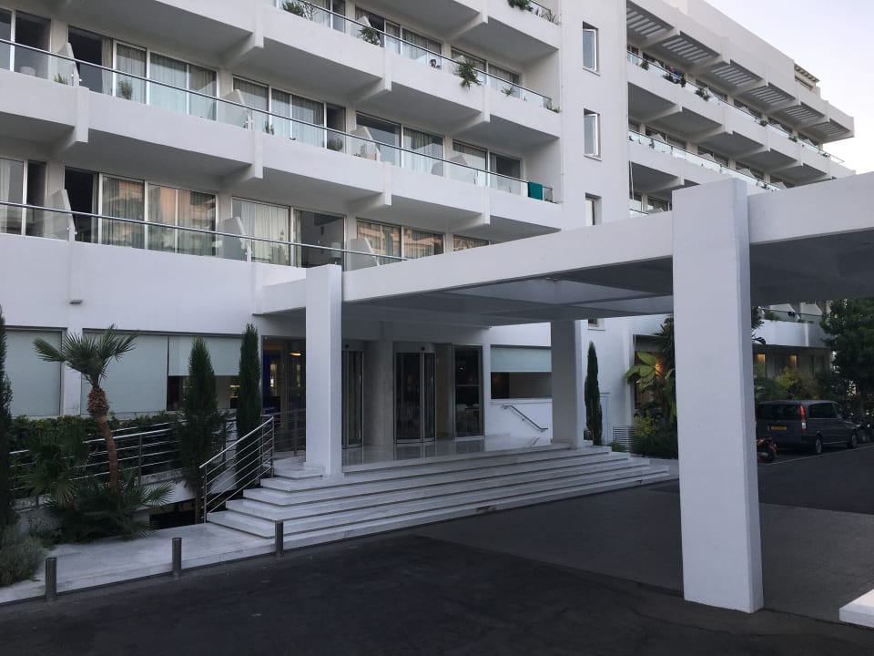 Außenansicht Hotel Grecian Sands