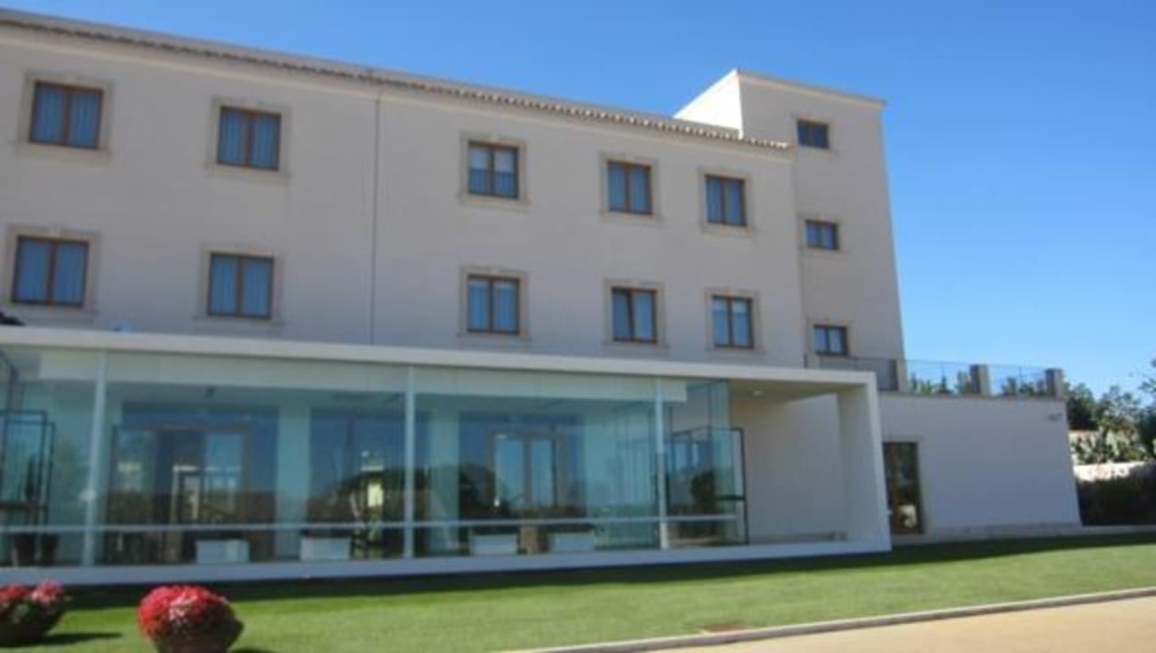 Eingang Hotel Pietre Nere Resort