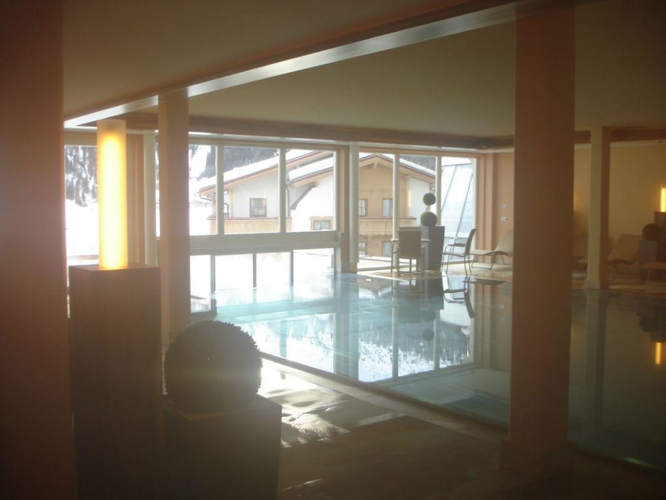 Hallenbad mit Außenbecken Hotel Klausnerhof