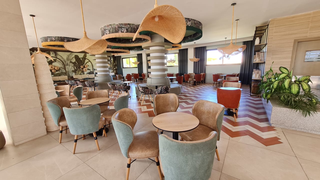 Gastro Hotel Riu Karamboa