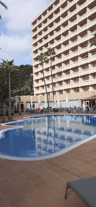 Pool Valentin Reina Paguera