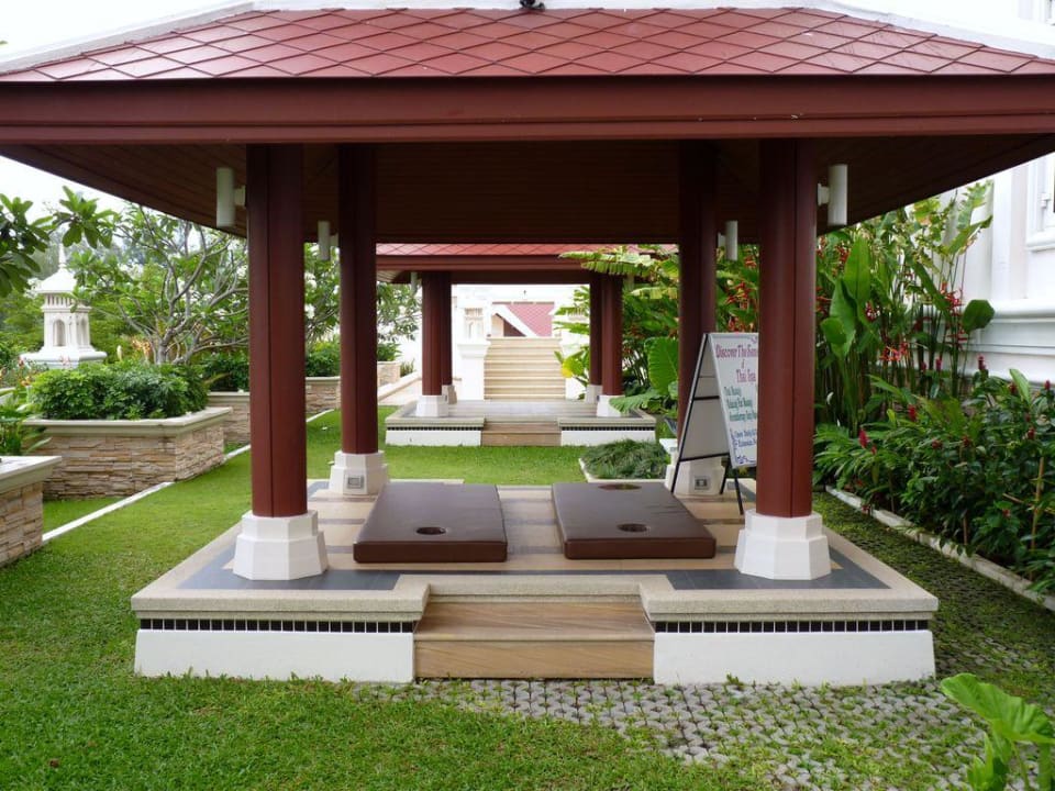 Massagesalon im Freien Hotel Grand Pacific Sovereign Resort & Spa