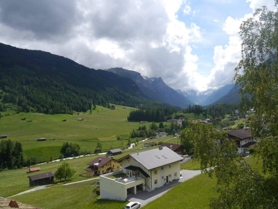 Ausblick vom Dachgeschoss Hotel Trinserhof