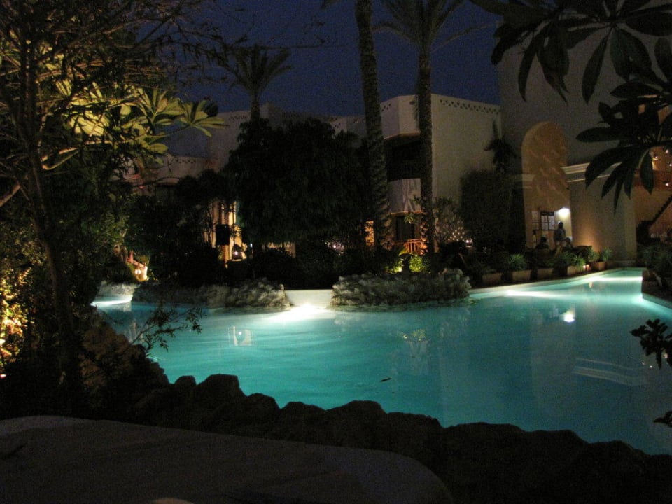 Pool mit Nachtbelechtung Ghazala Gardens