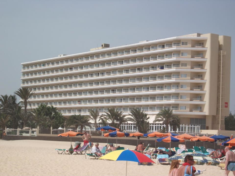 Hotel fotografiert vom Strand Hotel Riu Oliva Beach Resort