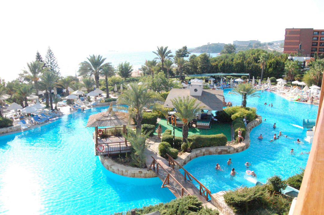 Riesen Poolanlage AQI Pegasos Resort