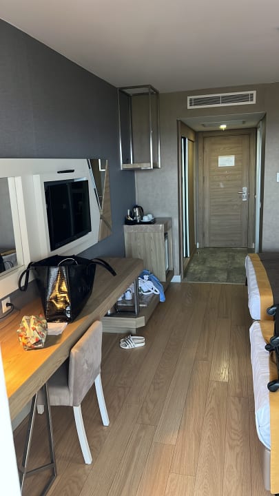 Zimmer Saturn Palace Resort Hotel