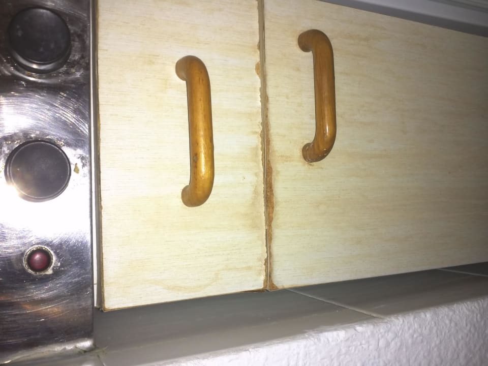 Toller Schrank.  Hotel Club Cala Romani