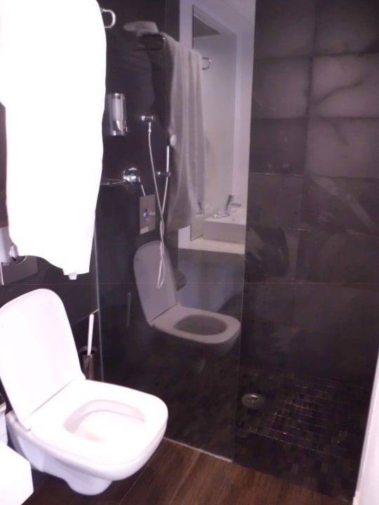 Modernes Badezimmer Iberostar Waves Bahia de Palma