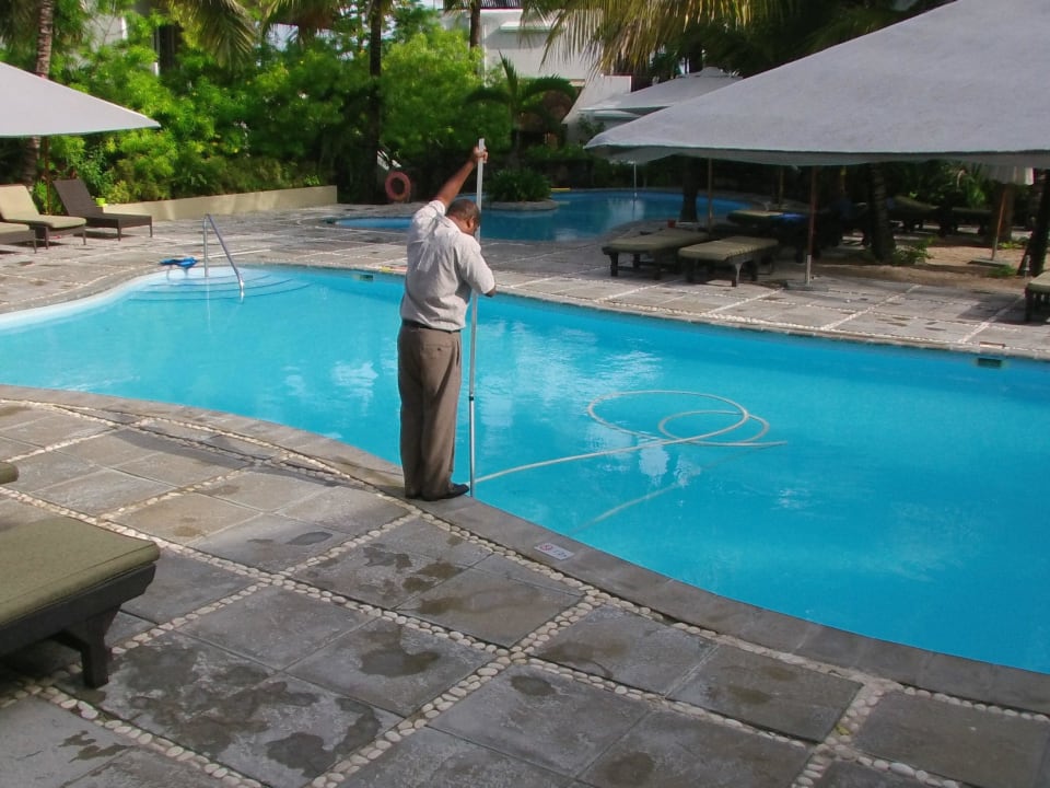 Poolreinigung Sunrise Attitude - Adults Only