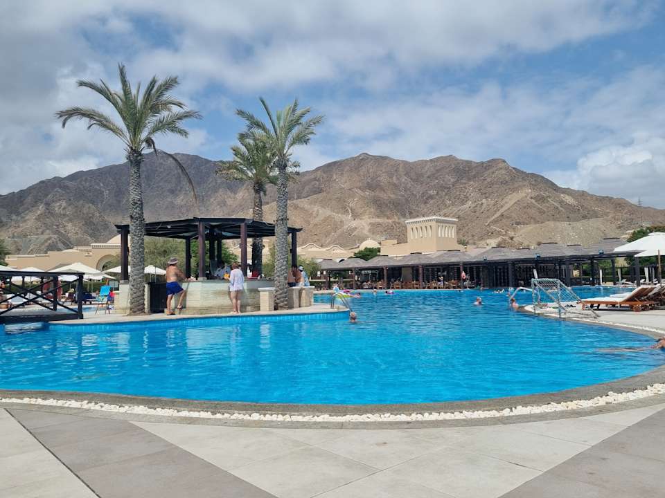 Pool Miramar Al Aqah Beach Resort