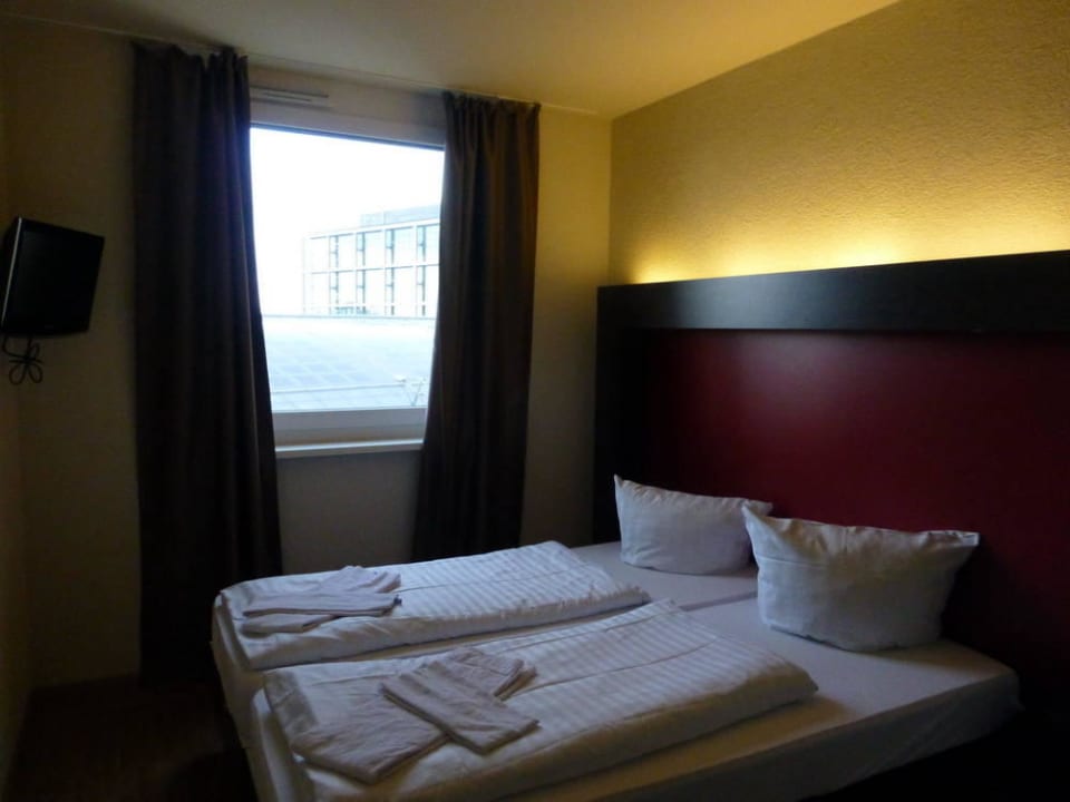 Двухместный номер MEININGER Hotel Berlin Hauptbahnhof