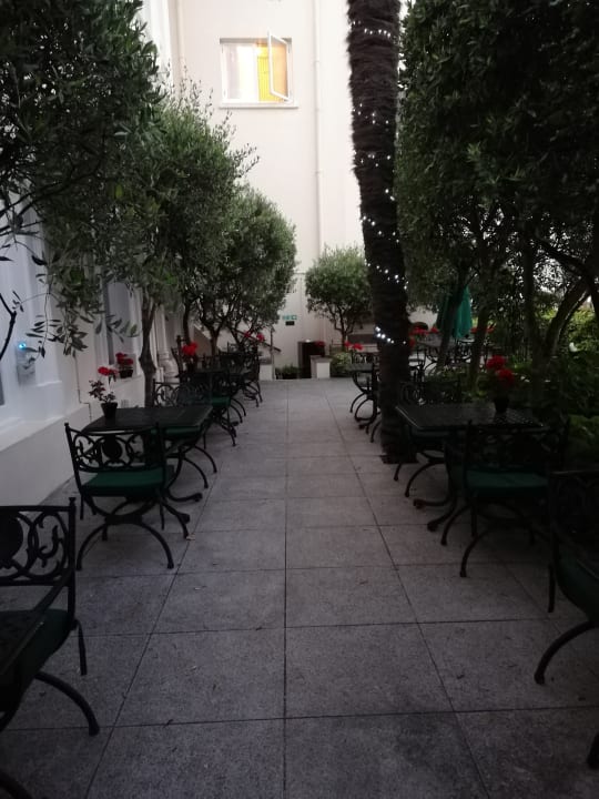 Gartenanlage The Old Government House Hotel & Spa