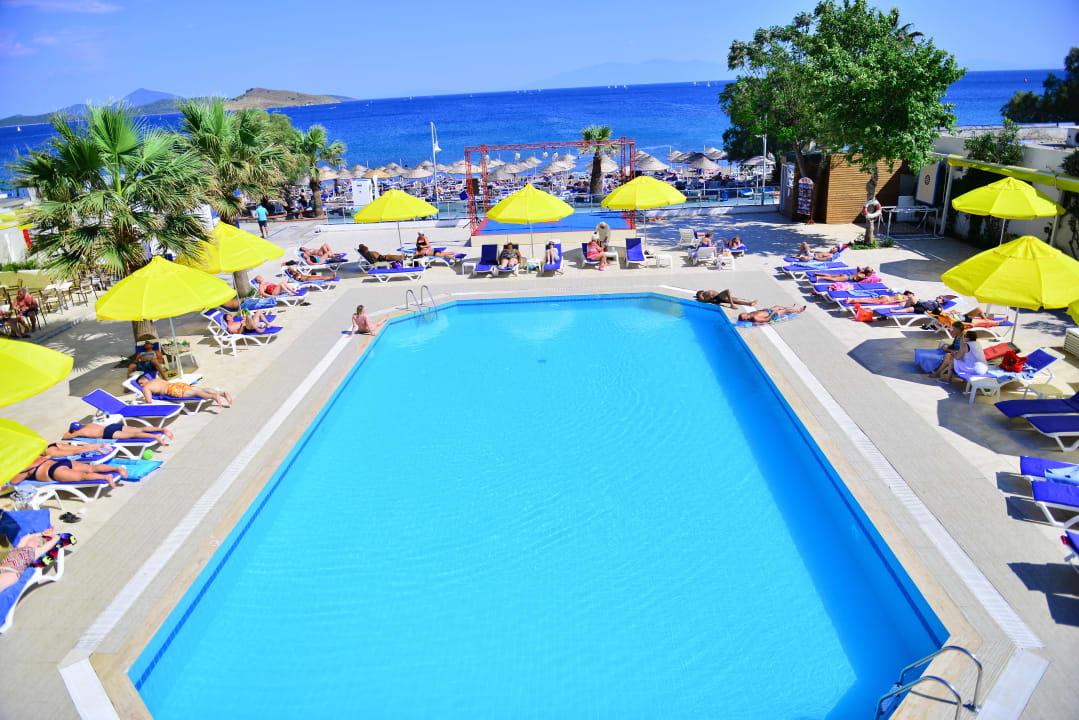 Pool Petunya Beach Resort