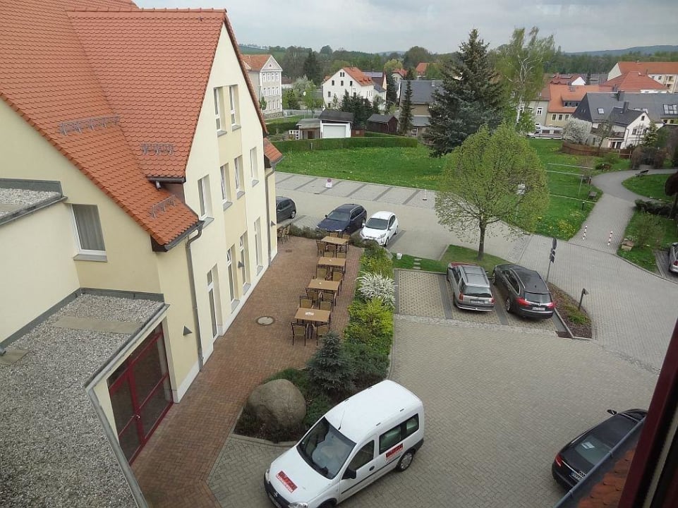 Anbau und Parkplatz Innenhof Parkhotel Neustadt