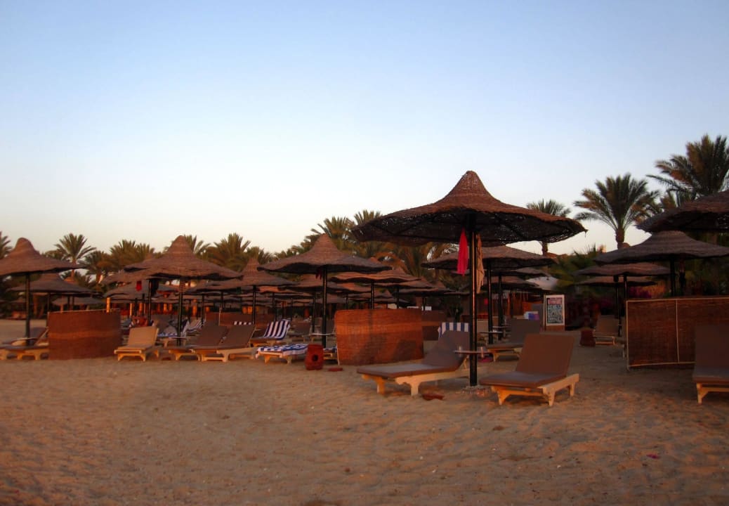 Bei Sonnenaufgang Brayka Bay Resort