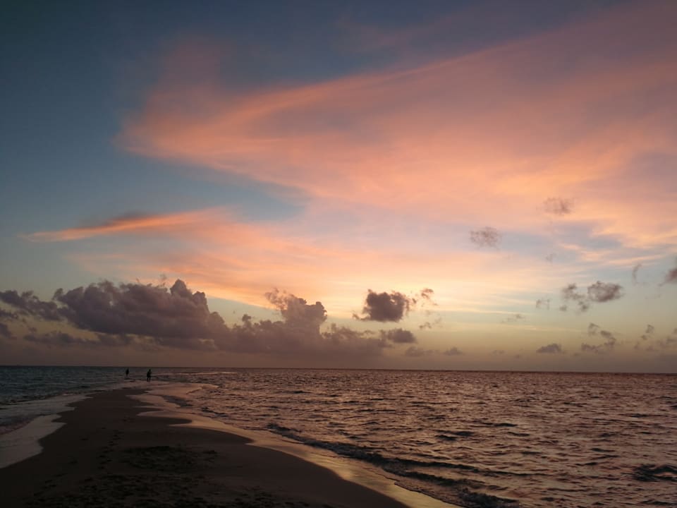 Strand Kuredu Island Resort & Spa