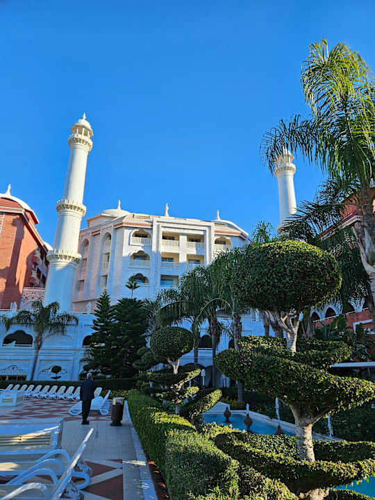 Außenansicht Royal Taj Mahal Hotel