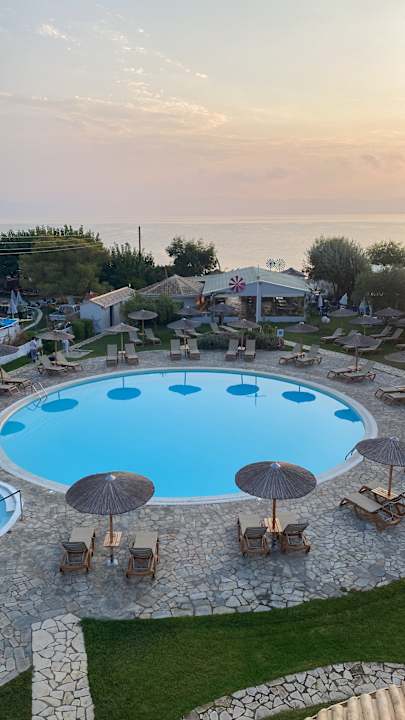 Pool Hotel Albatros