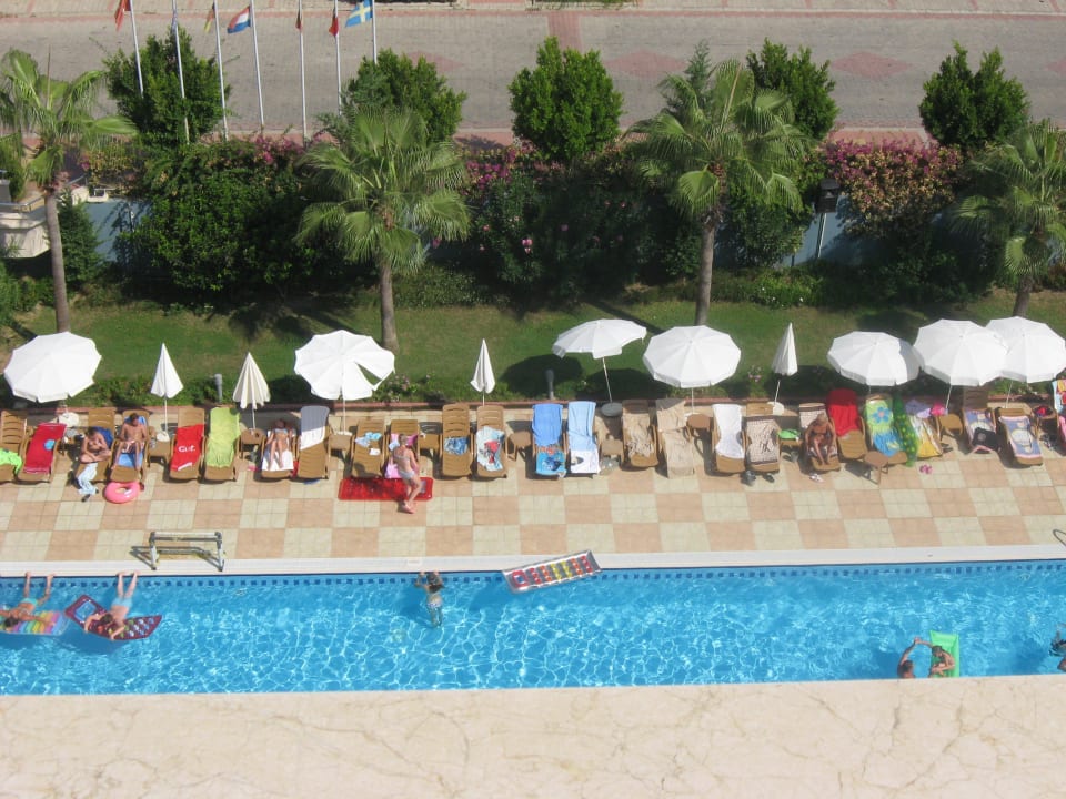 Jeden z basenów Solivia Hotel