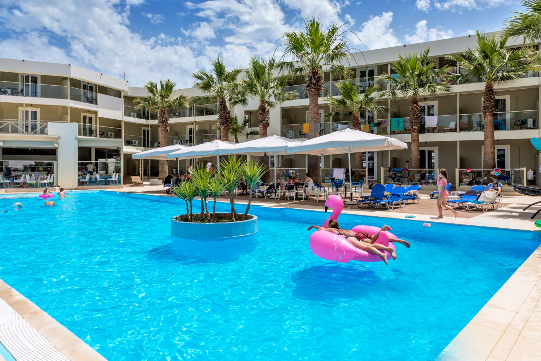 Pool Cameo Beach Resort