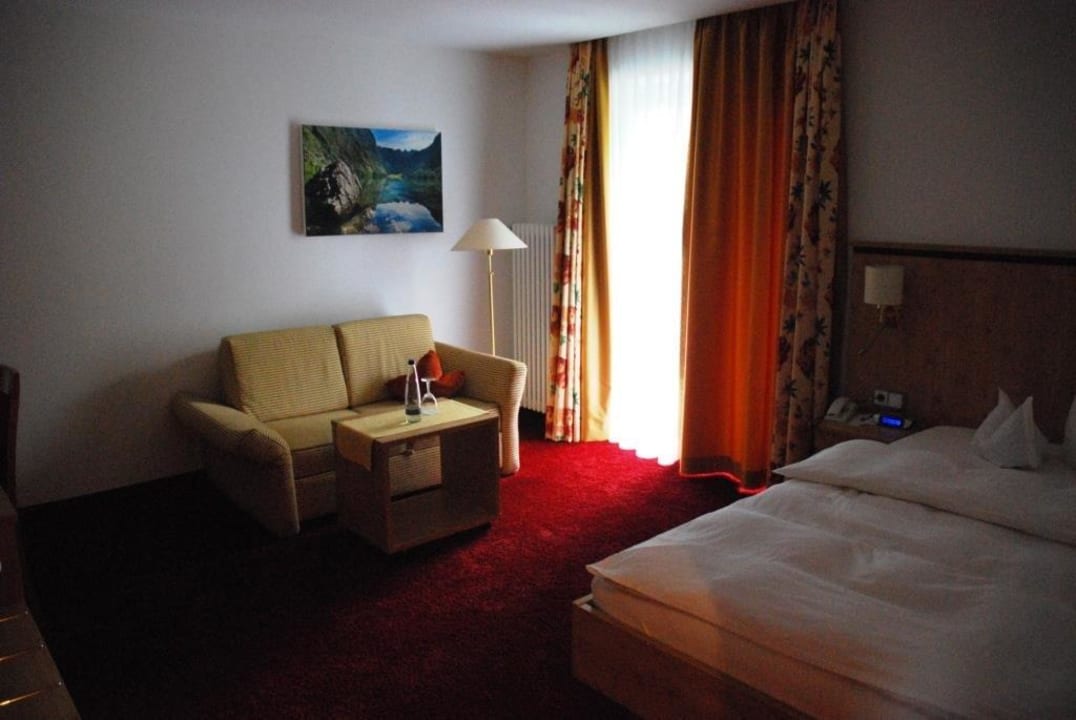 Großes Einzelzimmer Alm- & Wellnesshotel Alpenhof