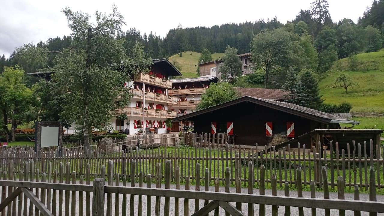 Außenansicht Landhof Ellmau