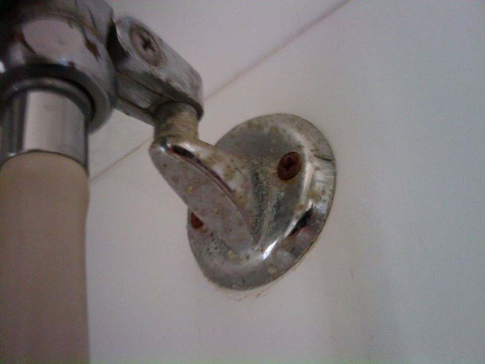 Dreckige Badezimmereinrichtung Hotel Dar Salem