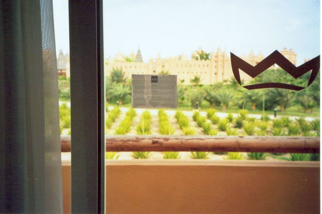 Sicherheitsaufkleber an der Balkontür Hotel Riu Funana