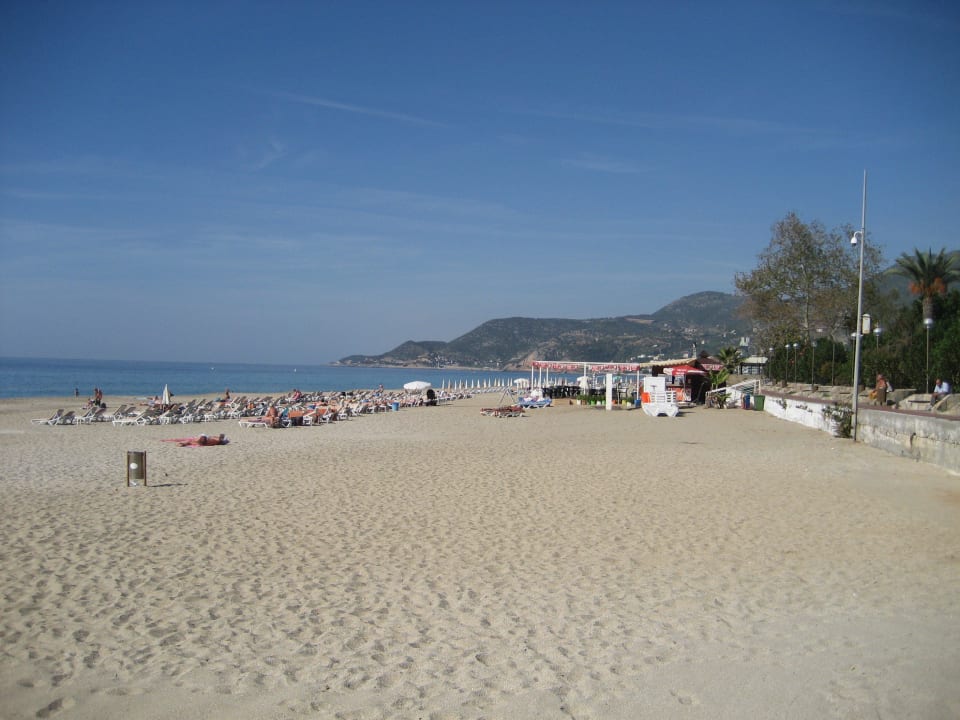 Schöner Strand für Strandläufe VONRESORT Golden Coast