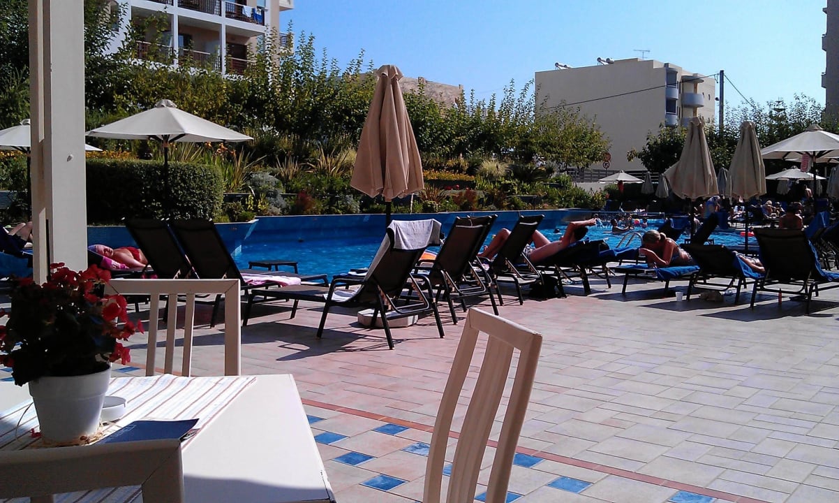 Poolbar Hotel Theartemis Palace