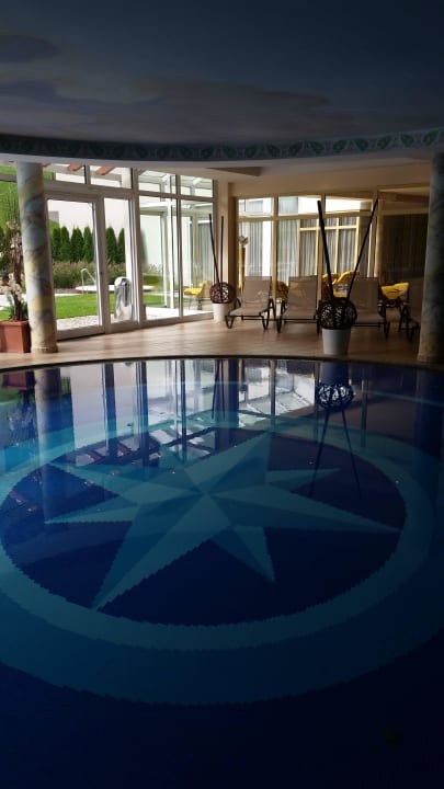 Innenpüool Hotel Schwarzenstein