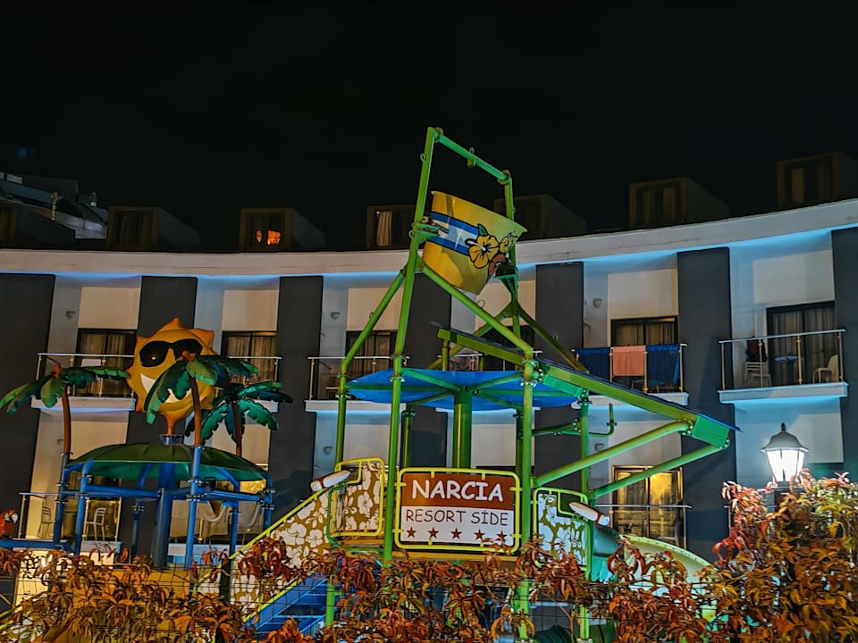 Außenansicht Narcia Resort Side