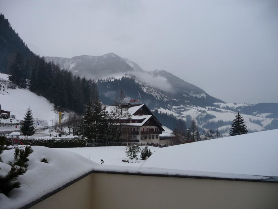 Ausblick straßenseitig Alpin & Vital Hotel La Perla