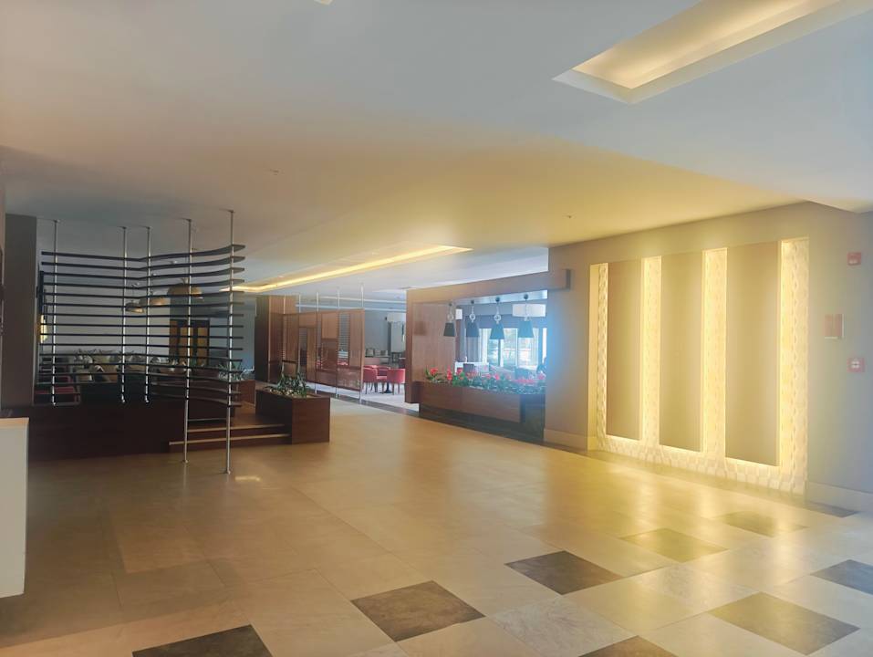 Lobby Terrace Elite Resort