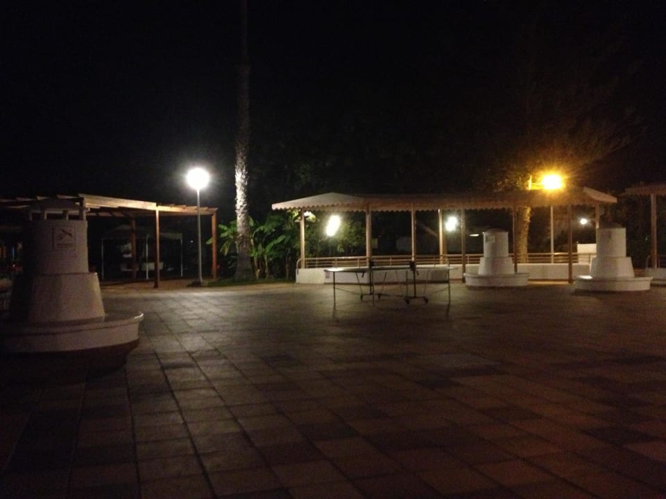 Pool bei Nacht  Bungalows Cordial Sandy Golf