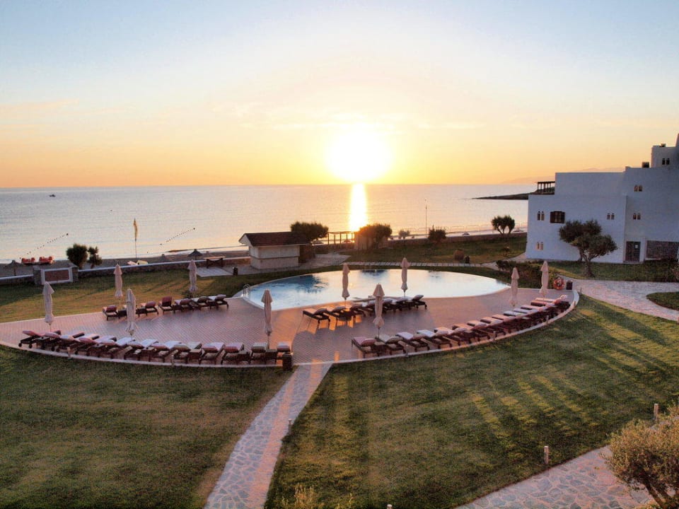 Sonnenaufgang Nebenpool Creta Maris Resort