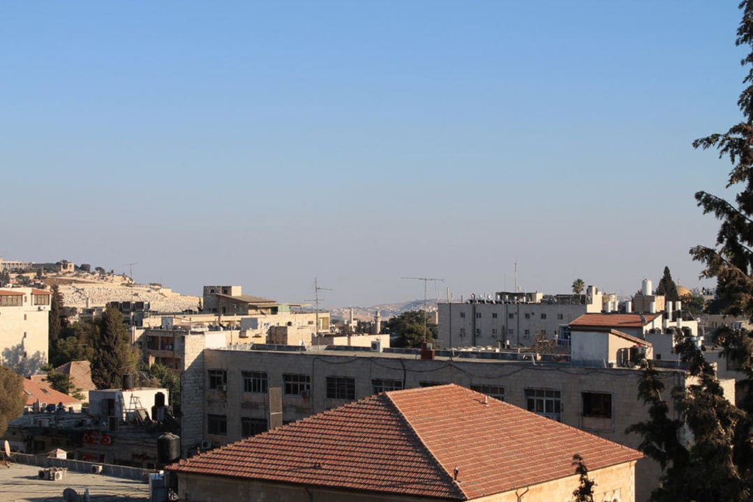 Blick Richtung Ölberg und Felsendom (rechts) Hotel Ritz