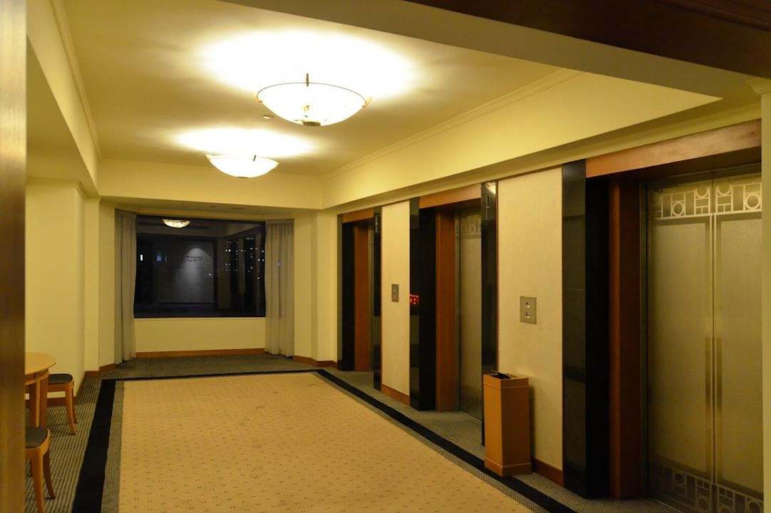 Flur vor den Aufzügen Hotel Nikko Hanoi