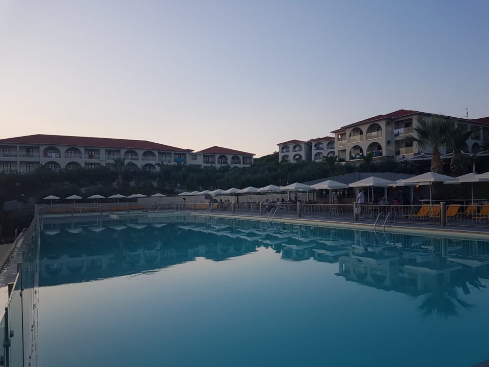 Pool Akrathos Beach Hotel