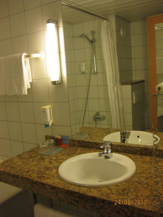 Bad Hotel NH Leipzig Messe