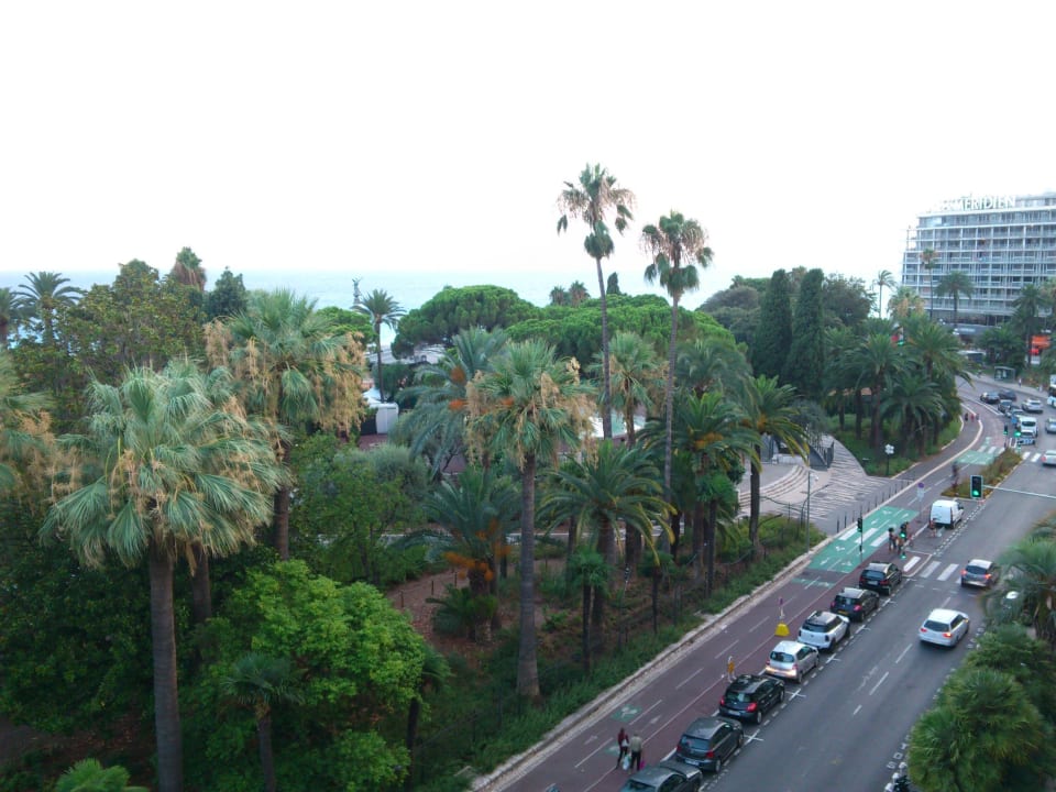 Blick vom Balkon rechts B4 Nice Plaza