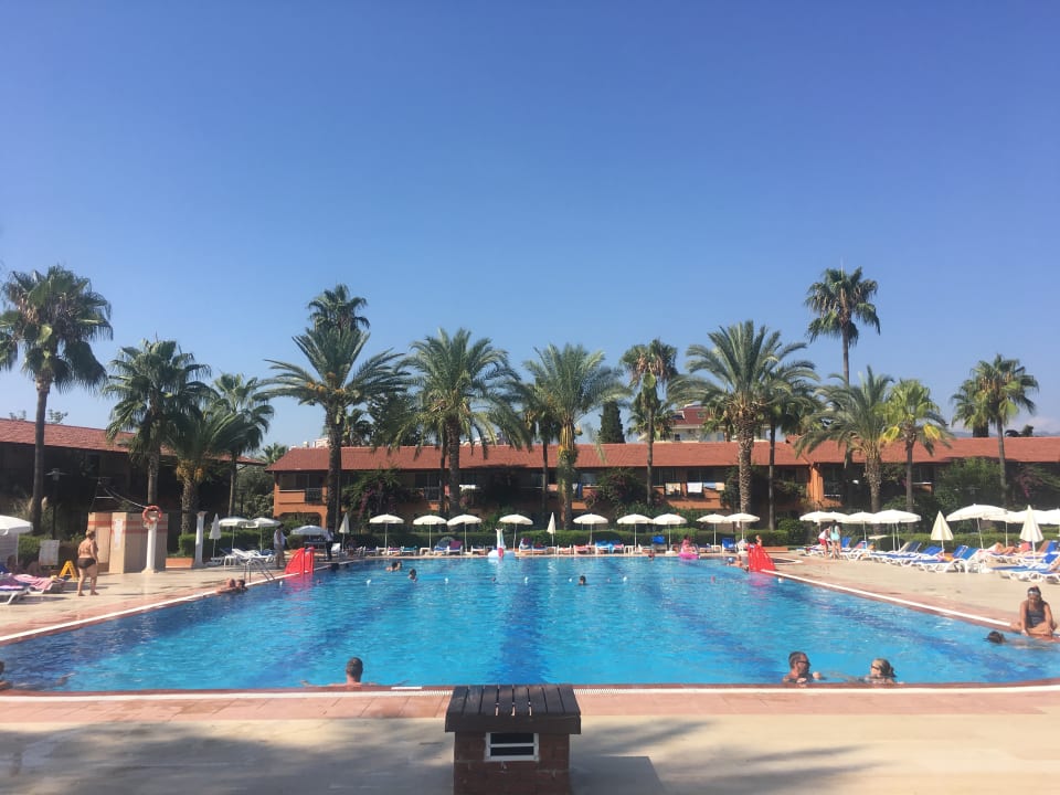 Pool Club Turtas Beach Hotel