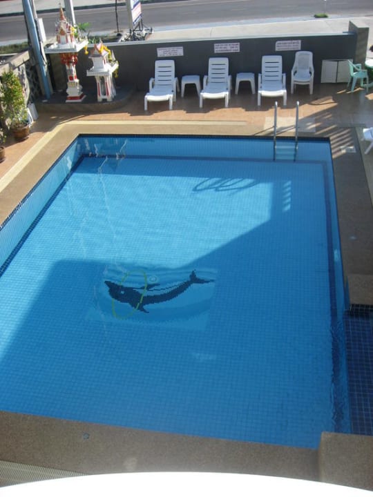 Blick vom Balkon zum Pool Sun Beach Guesthouse