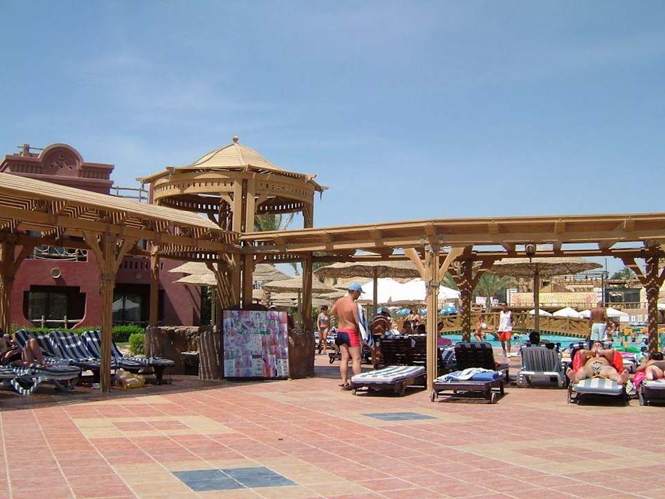 Direkt am Pool Charmillion Sea Life Resort